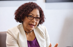 Frente Amplio apoya propuestas para revisar contrato minero y crear reserva estratégica de oro María Teresa Cabrera