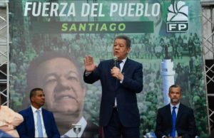 Leonel Fernández despliega en Santiago una ofensiva política con foco en economía, medioambiente e infraestructura Leonel Fernández en Santiago