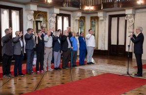República Dominicana crea observatorio ambiental independiente en apuesta por mayor transparencia Abinader juramenta comité gestor del Observatorio de Políticas Ambientales y Areas Protegidas. (foto de la presidencia).