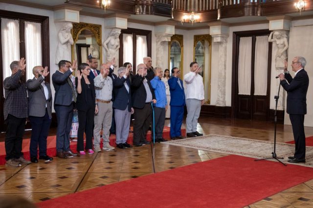 Abinader juramenta comité gestor del Observatorio de Políticas Ambientales y Areas Protegidas. (foto de la presidencia).