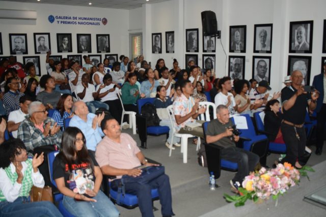 Puesta en circulación del libro Anatomía de la sangre.