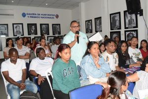 Puesta en circulación del libro Anatomía de la sangre. 