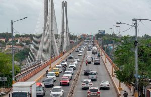 Ministerio de Obras Públicas y Comunicaciones reconoce déficit estructural en puentes mientras acelera proyectos viales en el interior Puente de la 17, en Santo Domingo