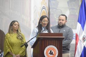 Jenny,  Patricia y Manuel Domínguez (Foto José Armando Toribio).