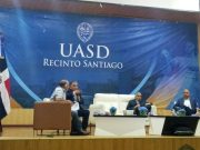 Sondeo de percepción posiciona a José De Luna como referente de conocimiento y propuestas en diálogo académico de la UASD Santiago.