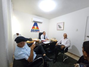 Reunión con el doctor Asjana. 