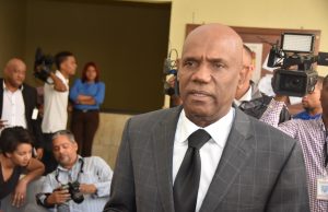 Juez constitucional cuestiona política del Intrant que limita renovación de licencias a mayores de 65 años. Juez José Alejandro Vargas