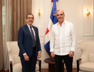 Rector electo de la UASD y el presidente de la República Dominicana. 