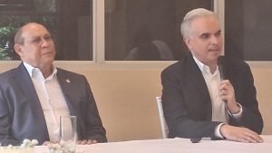 Ministros Rafel Santos y Miguel De Camps 