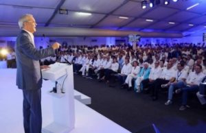 Abinader llama al PRM a cerrar filas y enfocar sus energías en combatir la pobreza y la desigualdad.