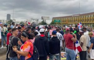 Plaza de la Bandera: la calle vuelve a cuestionar al poder entre cacerolas, consignas y reclamos por las libertades.