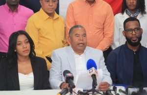 Déficit de aulas y retrasos en incentivos colocan bajo presión el inicio del año escolar, advierte la Corriente Magisterial Juan Pablo Duarte.