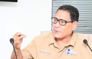 Gabín acusa al MINERD de improvisar mientras miles de estudiantes siguen sin garantías para el próximo año escolar. Maestro Sixto Gabin, dirigente nacionalde ADP | Foto fuente externa.