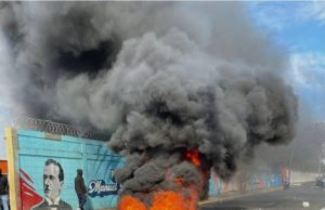Paro de 48 horas reduce la actividad en Licey al Medio y comunidades de Moca por reclamos de obras públicas.