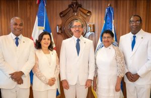 FELICITACIONES A LAS NUEVAS AUTORIDADES UNIVERSITARIAS RECIÉN JURAMENTADAS.