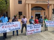 Envejecientes de Haina reclaman pensiones frente al Palacio Nacional y advierten que mantendrán las protestas.