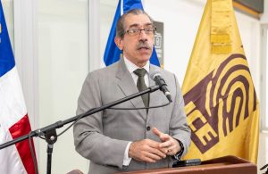 Doctor Jorge Asjana David, rector de la UASD.