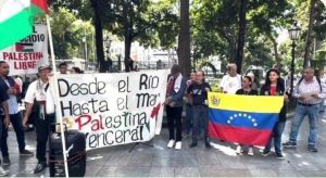 Planton en Plaza Bolívar de Caracas, frente a la Casa Amarilla | Foto fuente externa.