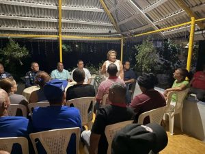 En el encuentro participaro autoridades del Distrito Municipal de Canca La Reina y miembros de la dotación policial del municipio de Licey | Foto fuente externa. 