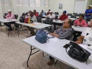 Técnicos de las instituciones involucradas y productores de la Región Enriquillo | Foto José López. 