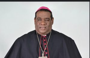 UAPA investirá Doctor Honoris Causa a monseñor Jesús Castro Marte por sus aportes a la educación superior. Monseñor Jesús Castro Marte será investido Doctor Honoris Causa por la Universidad Abierta para Adultos (UAPA) | Foto fuente externa.