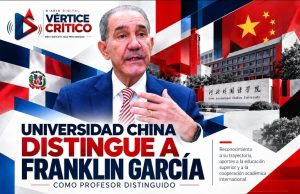 Universidad china reconoce trayectoria de Franklin García Fermín y lo distingue como profesor.