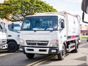 Gobierno refuerza recogida de basura con entrega de 50 nuevos camiones compactadores a municipios.