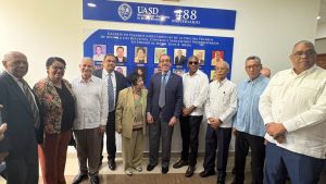 Homenaje a quienes han dirigido la Oficina Técnica de Apoyo a los Recintos, Centros y Subcentros Universitarios