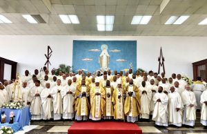 Arquidiócesis de Santiago incorpora tres nuevos sacerdotes y los llama a ejercer su ministerio con humildad y servicio.