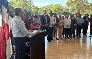 UASD se suma a campaña RD Rosa para promover la detección temprana del cáncer.